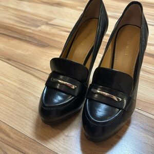Nine West shoes size 8 upper leather